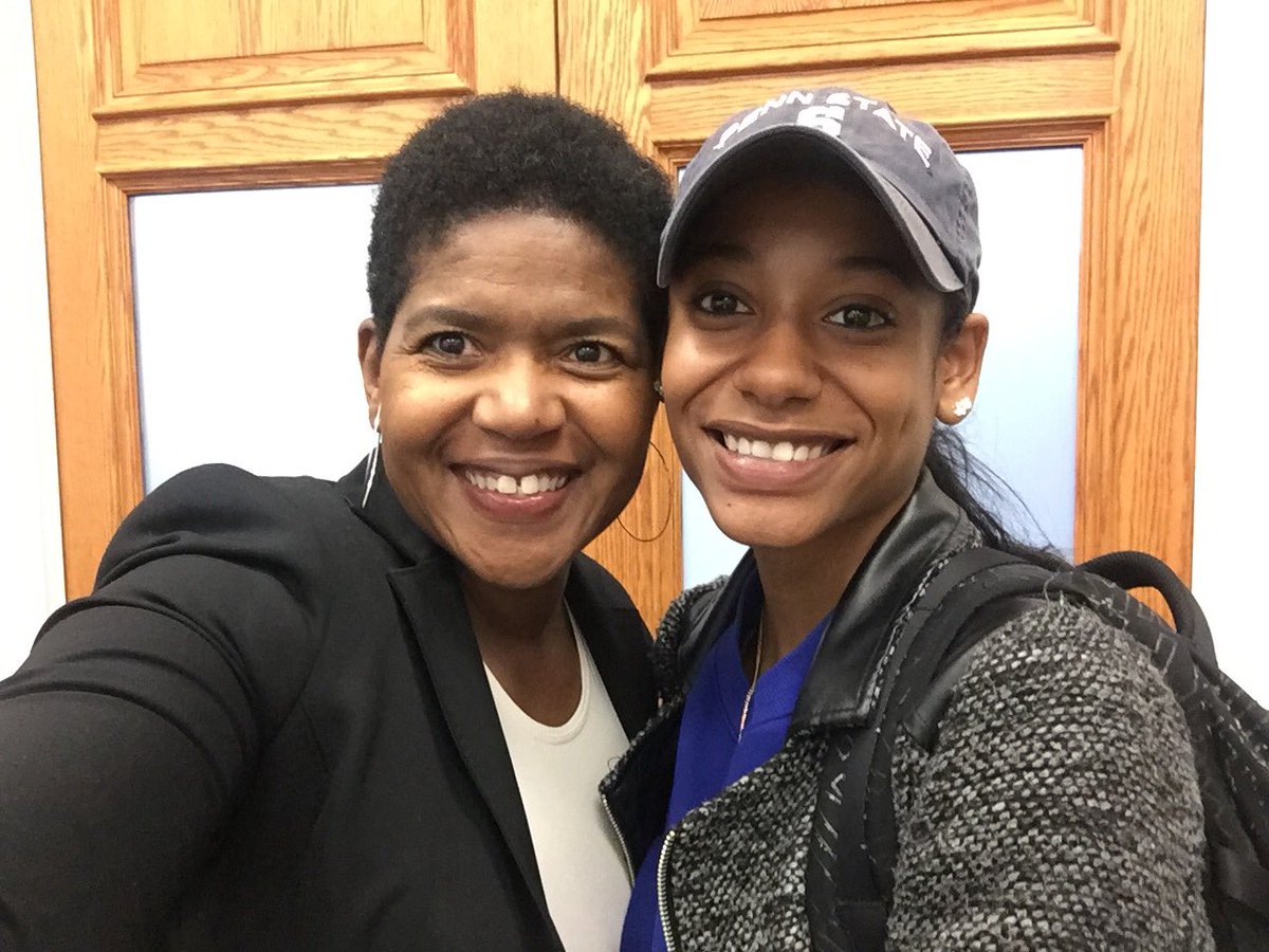 ProfNichols's tweet photo. Hugs, handshakes and selfies — Last day of @penn_state classes. Thank you #COMM473 #COMM205. https://t.co/hT1dZMn3XL