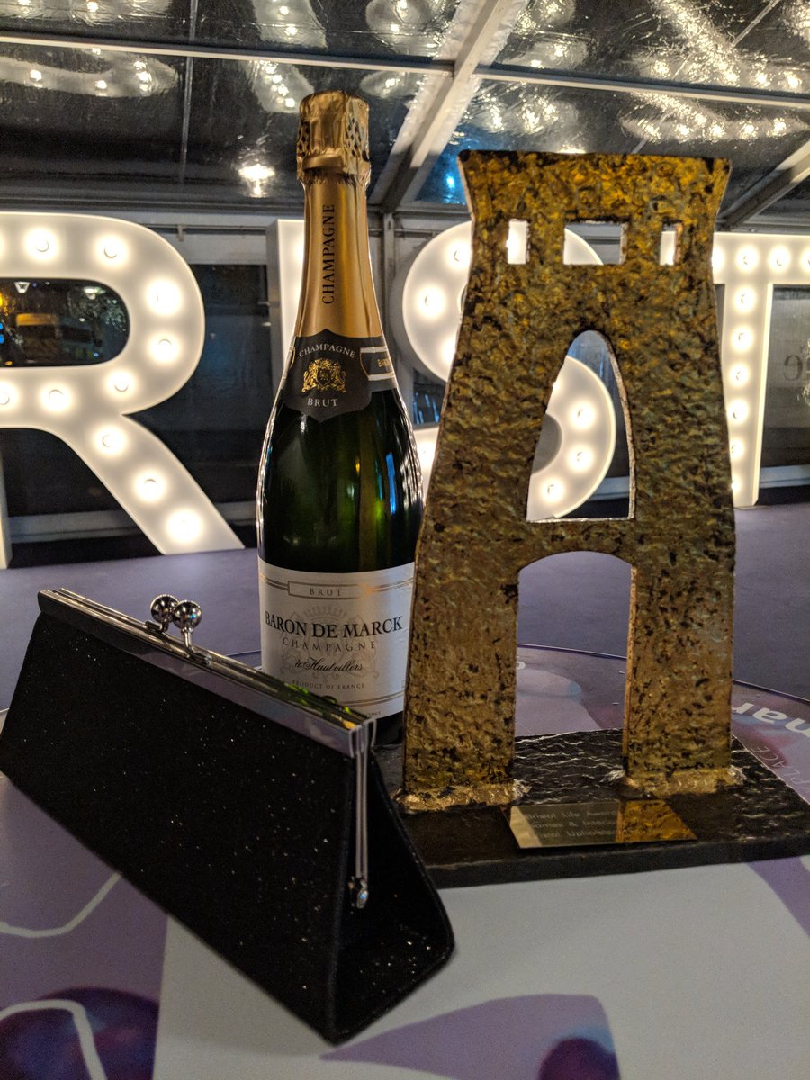 Woahhhh look what just happened!! Thanks <a href="/BristolLifeAwds/">Bristol Life Awards</a> #BristolLifeAwards2018 #bristolupholsterycollective