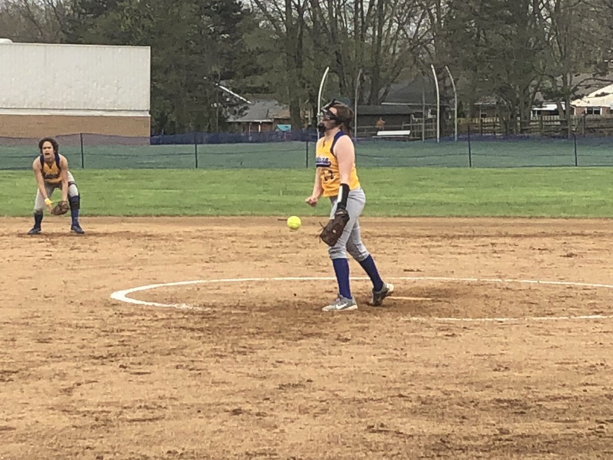 KenjiMatsudo's tweet photo. Freshman April Calloway closes out the side. Zons win! Zons win! Zons win BIG over Mariemont 18-3! https://t.co/pzSluopHSO