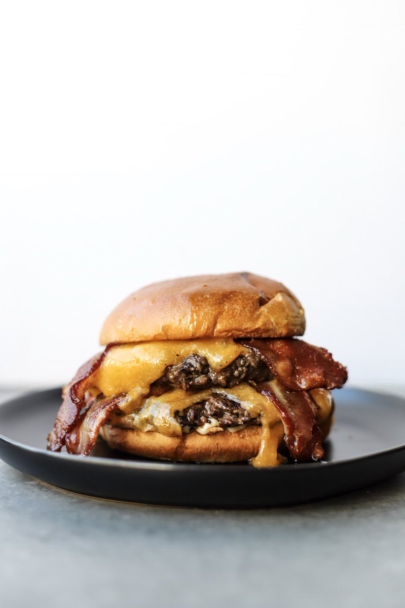 EatsWithMichael's tweet photo. BURGER SZN #🍔 #EatHereIndy https://t.co/OyOPCARAoi