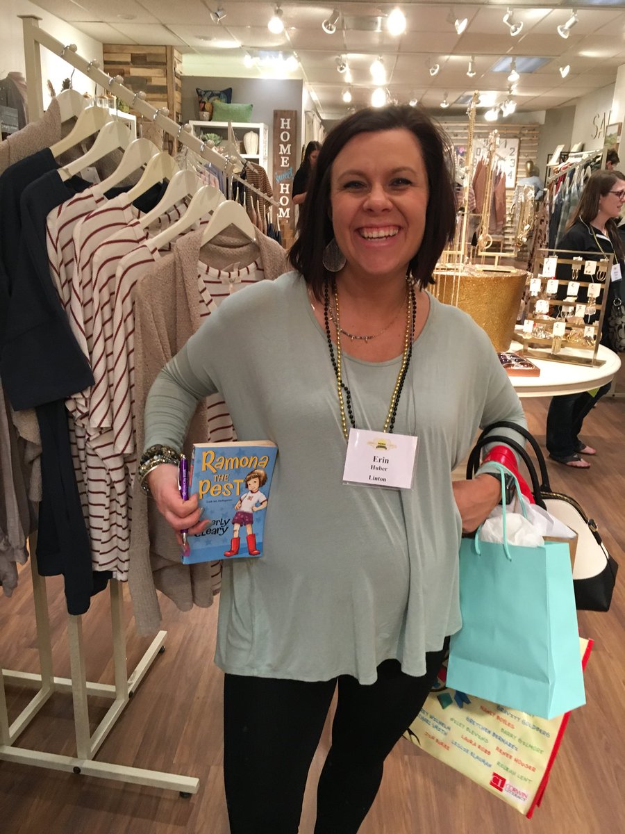 DenikayBaby's tweet photo. Lions say “Reading will take you on a journey to new places!” #NDLit https://t.co/L1npUX0RCM