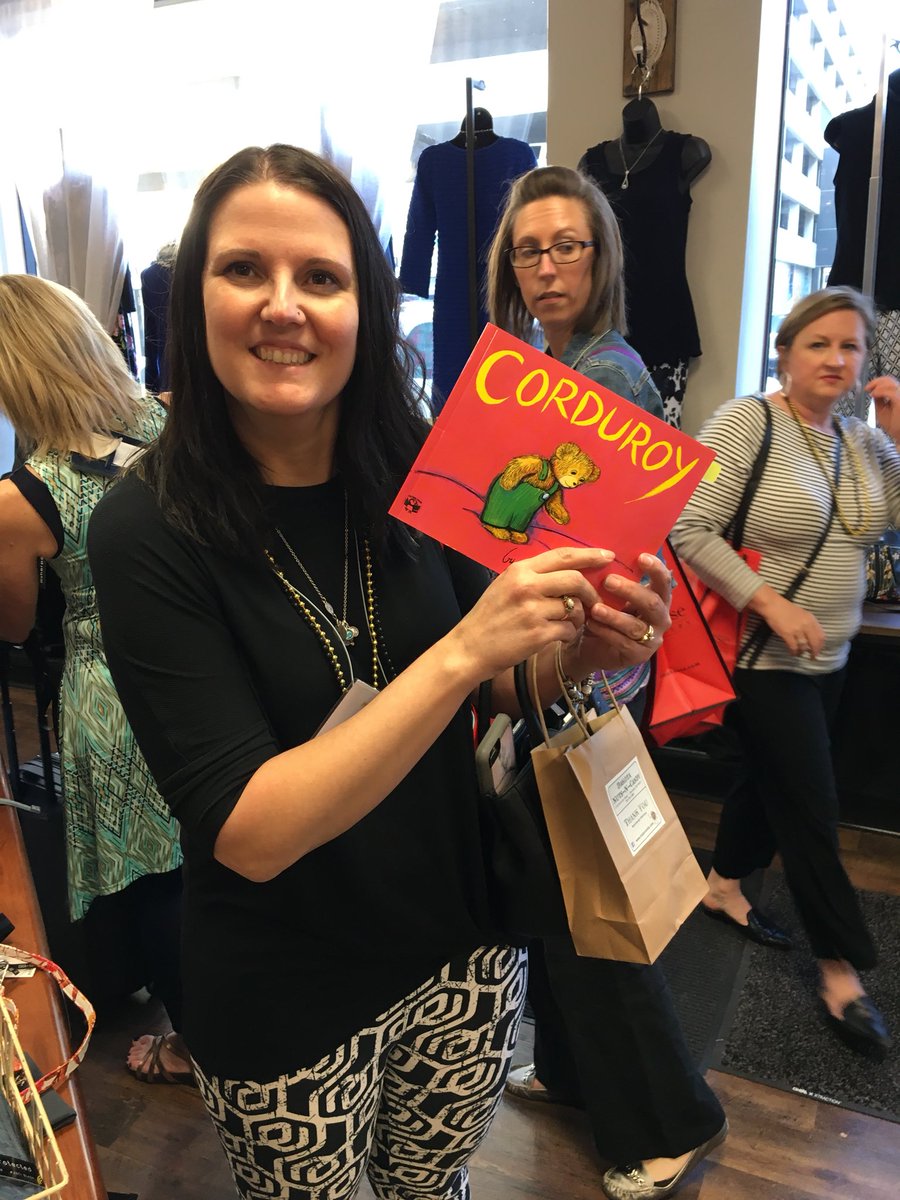 DenikayBaby's tweet photo. Lions say “Reading will take you on a journey to new places!” #NDLit https://t.co/L1npUX0RCM