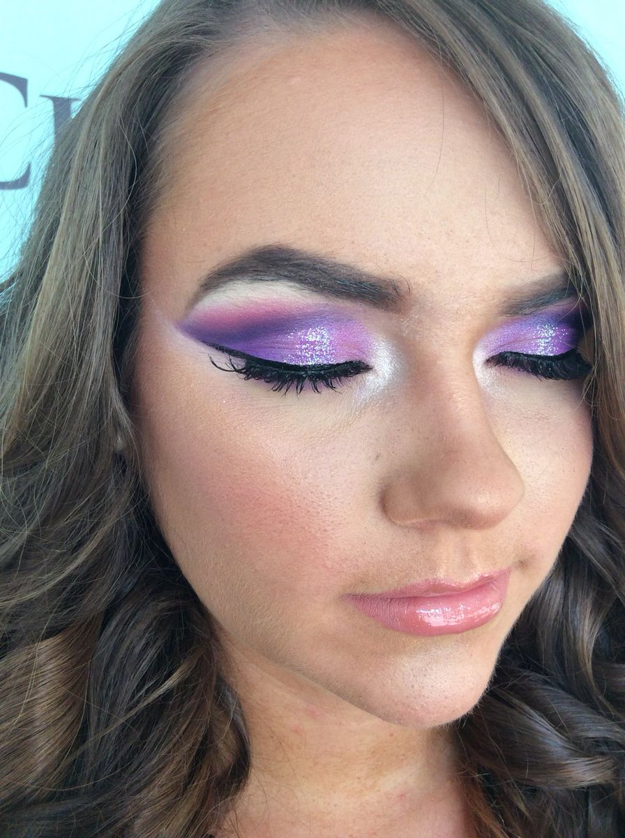 STUNNING makeup done by our artist Amber! 💜💁🏻🦄 #tampasalon #makeupartist #tampamakeupartist #behindthechair #purplemakeup #purplehaze #purpleeyes