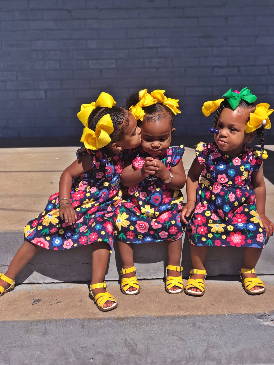 BradAndBrit's tweet photo. Pretty day for some pretty girls 🤗😍🌺🌼🌸 https://t.co/L7TrQ5b7kP