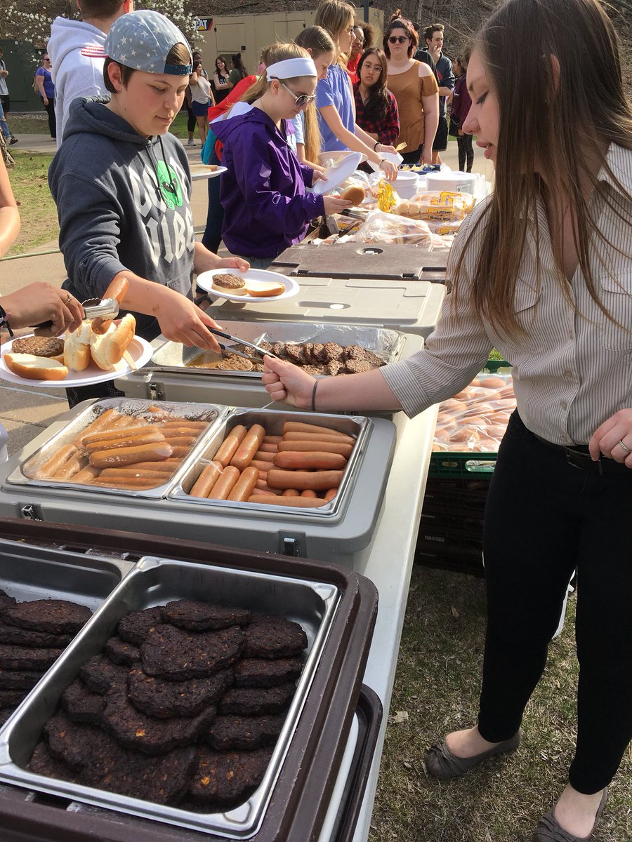 Augustana_SGA's tweet photo. Come Down to Lower Quad and Grill Out and Chill Out with SGA until 6:30! https://t.co/wwjRrQ2LmZ