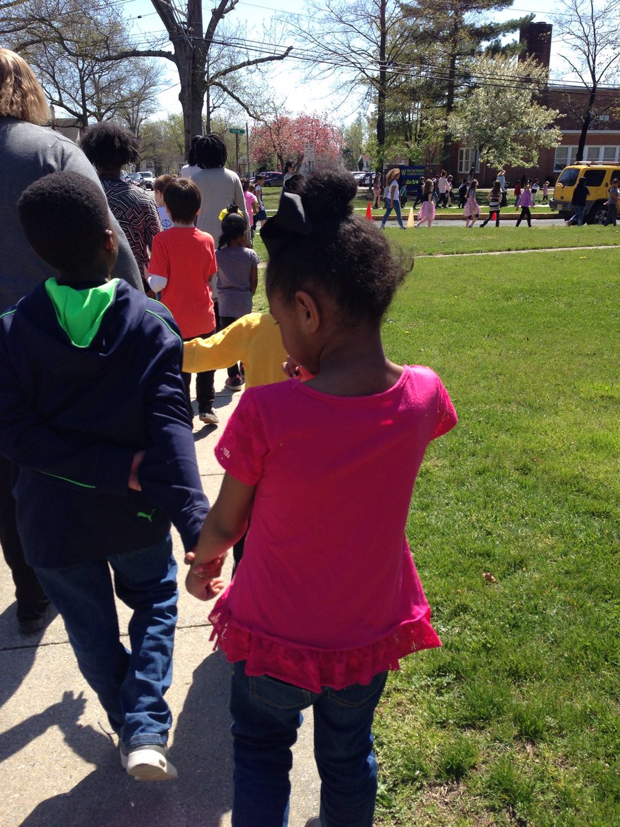 MCNGassner's tweet photo. #westendcares #evacuationdrill #quietline @WestEnd_Elem https://t.co/nrP218xM6S