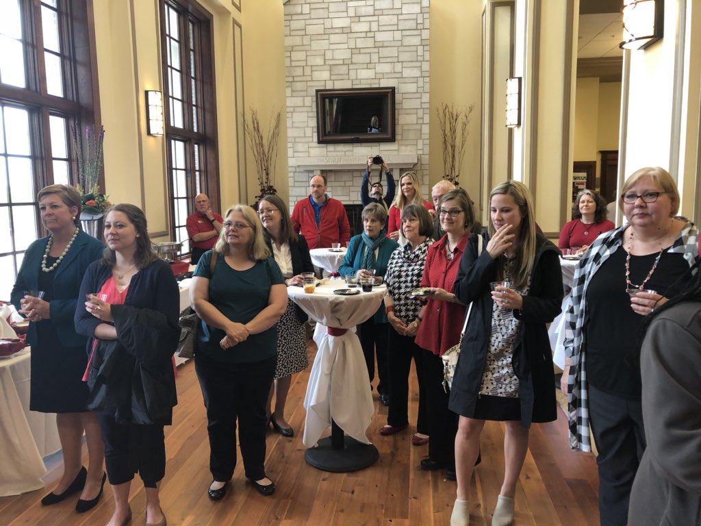 amcadoo's tweet photo. A fun afternoon for @iamWKU and @WKUAlumni to show our loyal @WKU Faculty and Staff that we appreciate their service and philanthropy. https://t.co/3Jvlw7HTbu