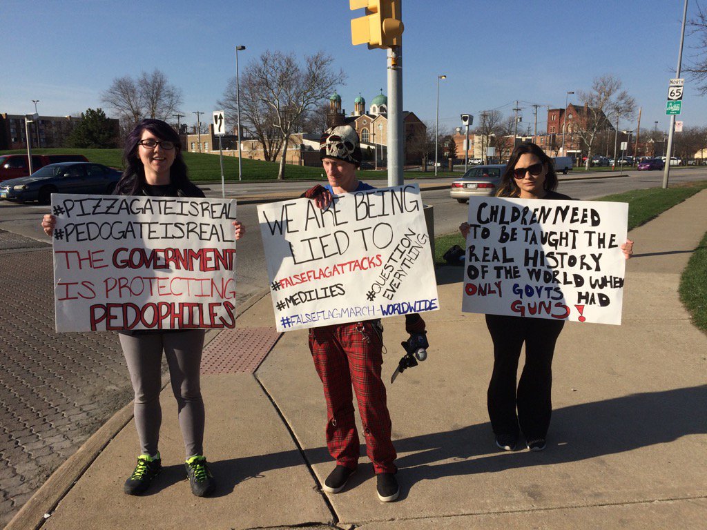 SaraShouhayibTV's tweet photo. #FalseFlagMarch movement made its way to downtown toledo today https://t.co/Ga5Yi7j8lS