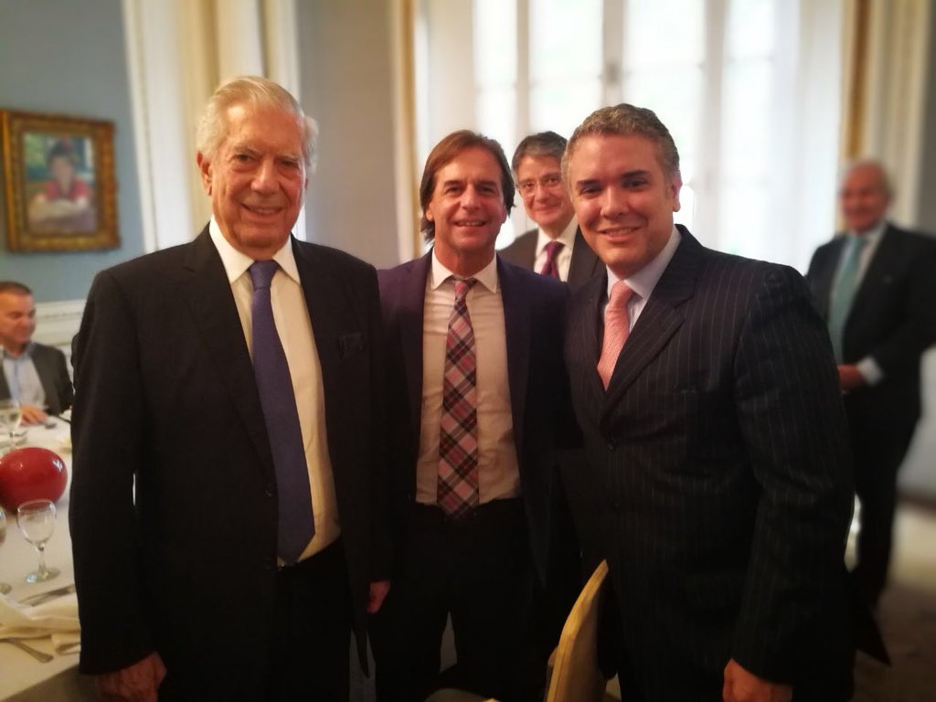 Luis Lacalle Pou on Twitter: &quot;Con Mario Vargas Llosa e @IvanDuque en Buenos Aires durante la conferencia de la FIL… &quot;