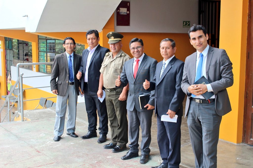 nmendigure's tweet image. Investidura de Brigadieres y Brigadistas del Nivel Secundario con presencia de autoridades militares y académicos de la provincia de Chepén porque #LoMejorEstáPORVENIR @edgardlluz @EAsudamerica