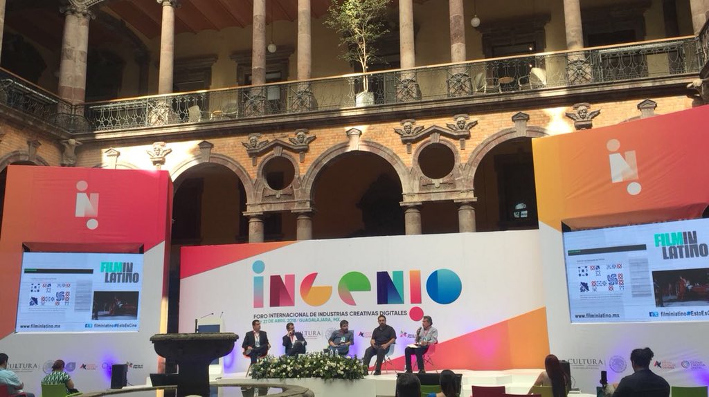 j_sanchezsosa's tweet photo. Estoy en @CCDJALISCO para hablar en #INGENIOmx sobre cómo el cine mexicano se ha transformado y adaptado a plataformas y modelos de distribución digital. #SemanaDeLaCreatividad https://t.co/TlzjH5Yln3 https://t.co/8VR96ONMrZ