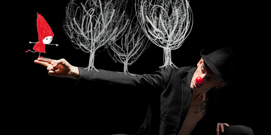 Who is more dangerous, the wolf or Red Riding Hood?
Appealing to the imaginations of adults and children alike, <a href="/CasPublic/">Cas Public</a>’s ‘Suites Curieuses’ brings a new and mischievous interpretation of a classic fairytale to #JuniorTO. Tickets: bit.ly/2HpHgsq