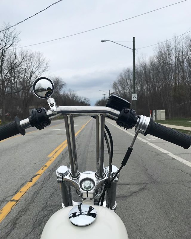 LowbrowCustoms's tweet photo. All day I dream about... choppin. π·: @hooligan_welds #throughthebars #rideeverywhere #pangeaspeed #chopcult #goodtimes #ADIDAC #ride #ftw https://t.co/Lro5hi1Rcf
