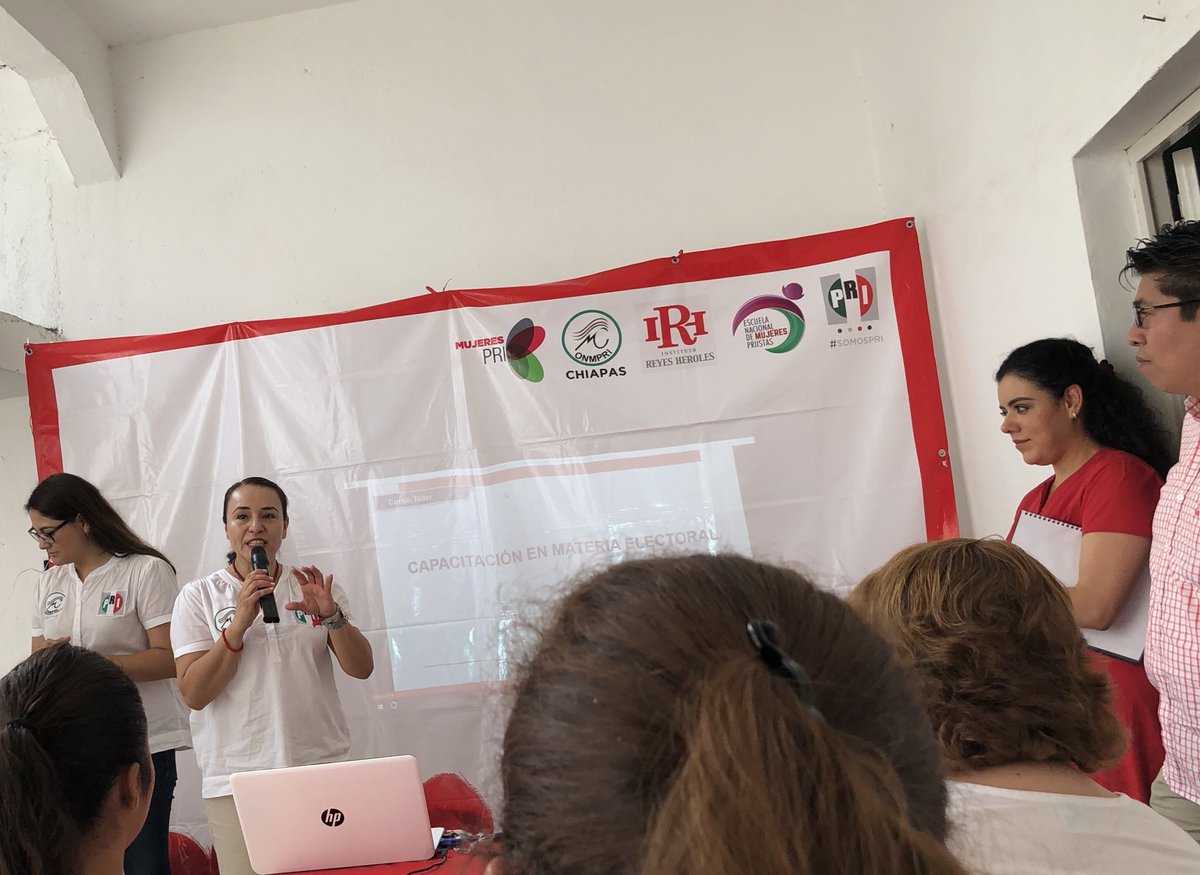 ruthpensa's tweet photo. @JoseAMeadeK @HildaFloresE @ralbores Con mucha alegria!! Les compartimos que hoy iniciamos nuestra capacitacion Electoral con la Estructura @ChiapasOnmpri y @ENMPChiapas las #MujeresPri en #Chiapas estamos trabajar https://t.co/vk4iQ56i7l