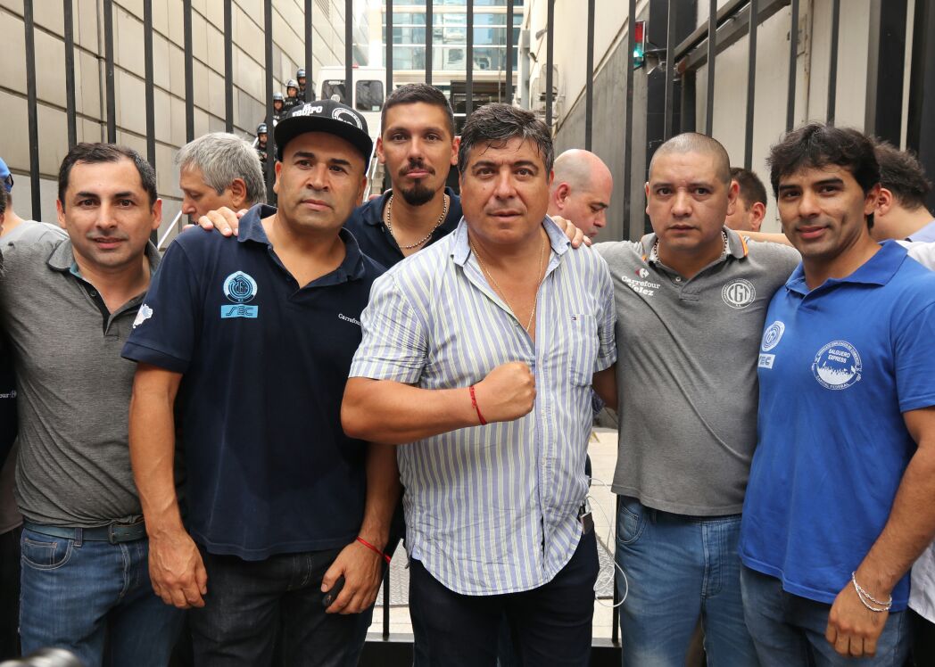 Trabajadores de Carrefour aseguran que "la empresa, Triaca y Cavalieri mienten" - bairesparatodos.com.ar/inicio/trabaja…