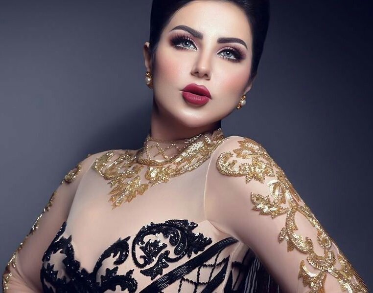HalimaBolandFan's tweet photo. Her eyes 😭💙
#HalimaBoland #حليمة_بولند https://t.co/jTAiQoCjdI