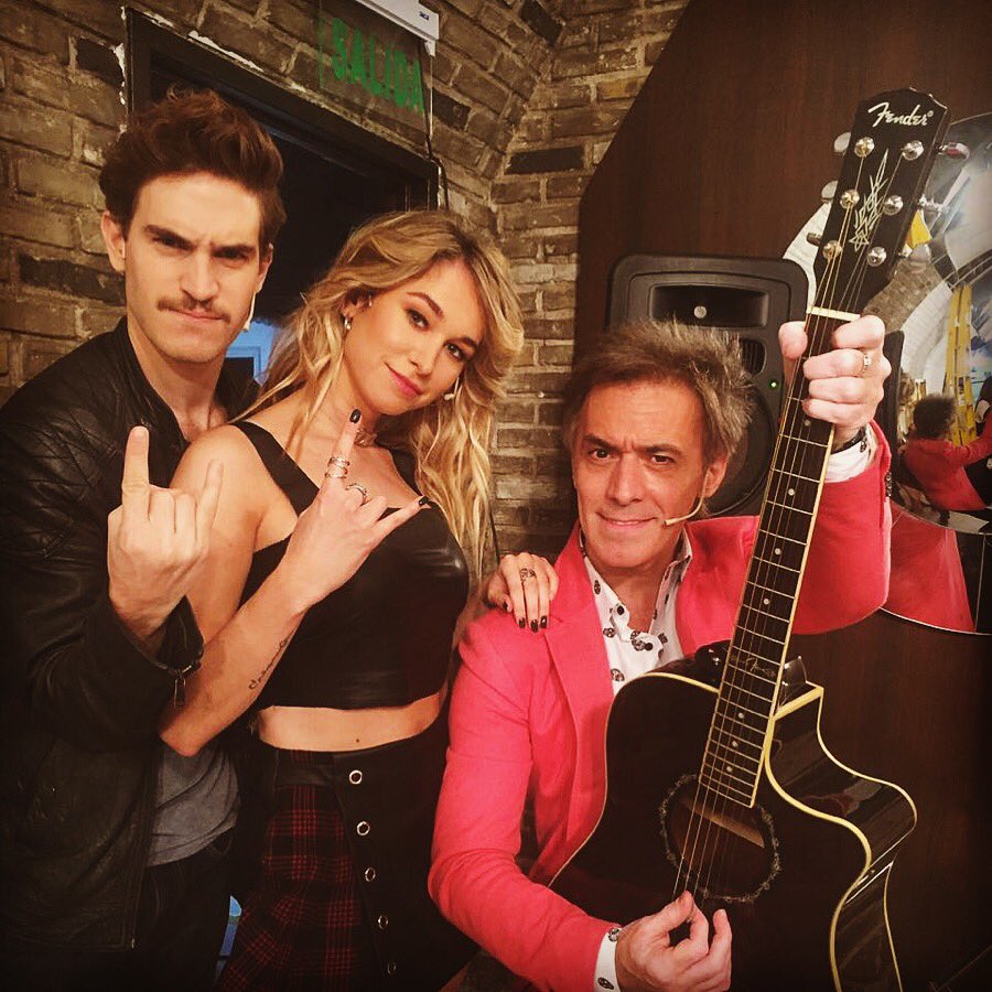 Hoy en <a href="/ConAmigosAsi/">Con Amigos Asi</a> 🔥🤘<a href="/matiasmayer/">Matias Mayer</a> <a href="/micaracana/">micaela</a> <a href="/caerocklover/">CAE</a> rockeando <a href="/canalkzo/">KZO Entertainment</a> <a href="/javiponzo/">JaviPonzo</a> @bmzcomunicaciones @mariacalata14