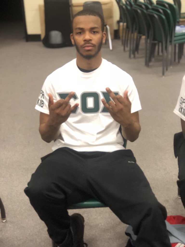 _KingDarryl's tweet photo. Apart of a great musical Fraternity ΣΟΣ Inc #SPR2K18💚🖤 #KΣYCHANGΣ https://t.co/f7qvgR6H6m