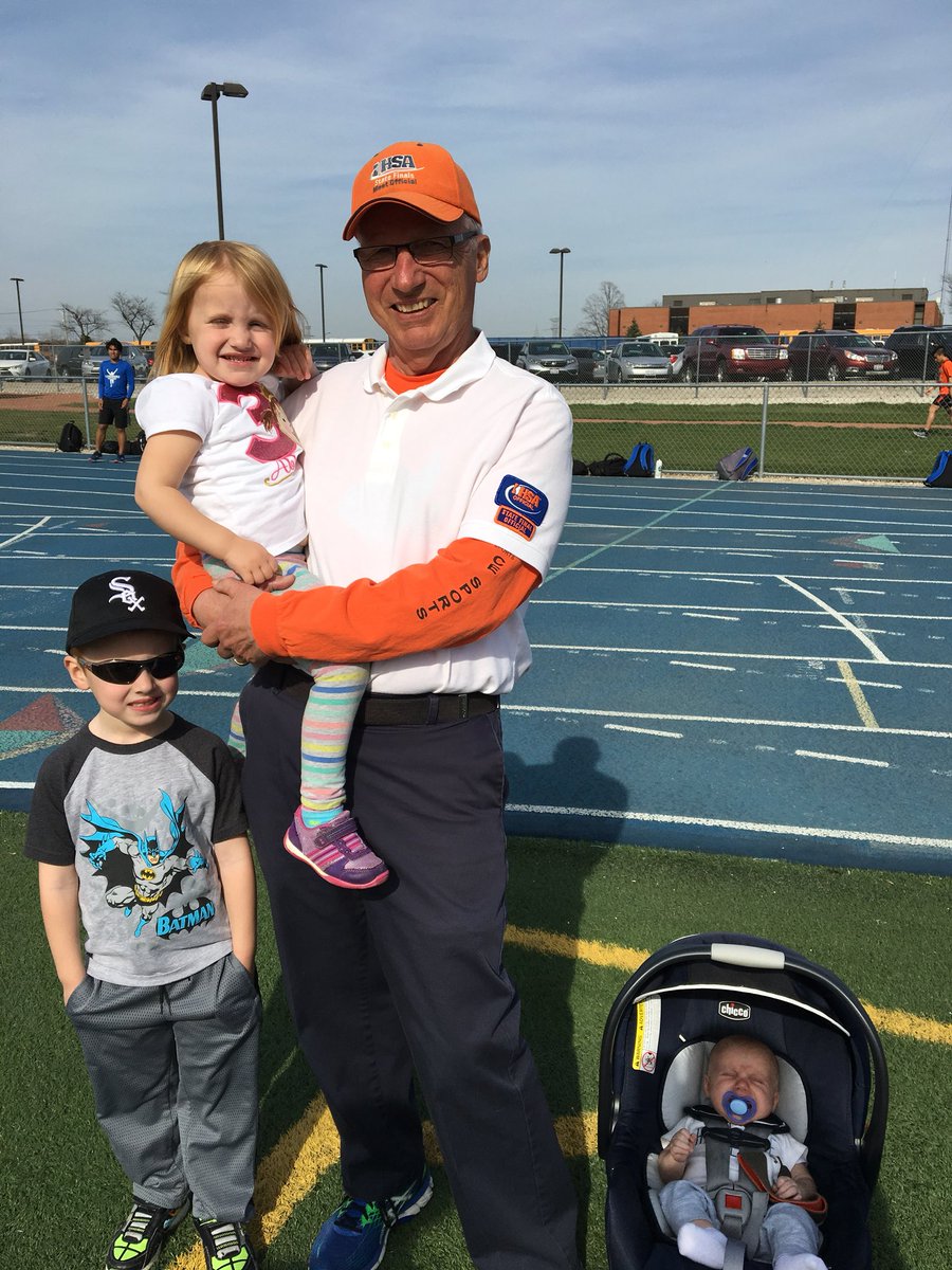 SandyWojcik's tweet image. Pete Struck with 3 of his grandchildren!