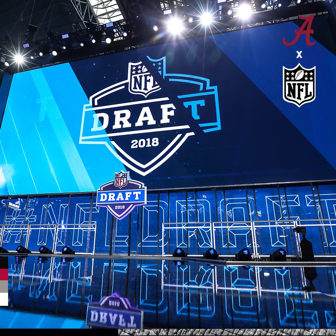 AlabamaFTBL's tweet photo. The stage is set. One hour away.

#NFLDraft #RollTide https://t.co/3Hqc84UrEJ