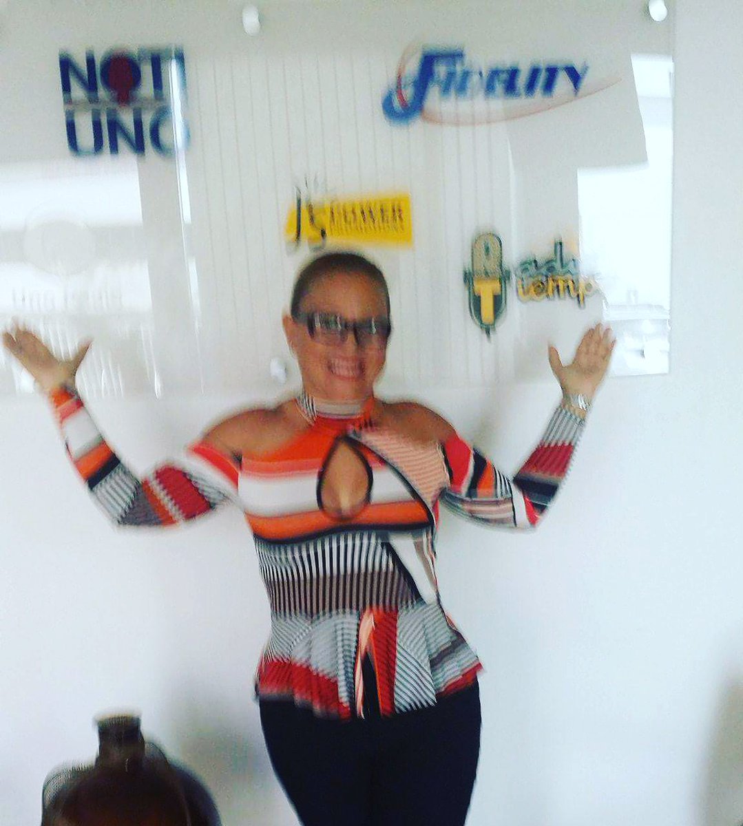 kattyneurocoach's tweet photo. En los "ajes" del oficio. Grabando Entre Tu Y Yo.
No te lo pierdas domingos 5am en Sal Soul FM y 5:30am en Radio Tiempo AM.
#HostRadio #TvPersonality #kattyLlinas #ActivateConLosFamosos #YoVoyAMi #EntreTuYYo https://t.co/fzY4V5wqMK