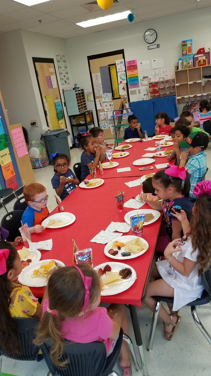 jillbt_'s tweet photo. We had so much fun celebrating Fiesta with our sweet little ones today! #vivafiesta #bcoleinspired #coleppcdprekcollab #coleppcd #nisdppcd #nisdcole @sandy_salazar_ https://t.co/c4nvwSfuxv