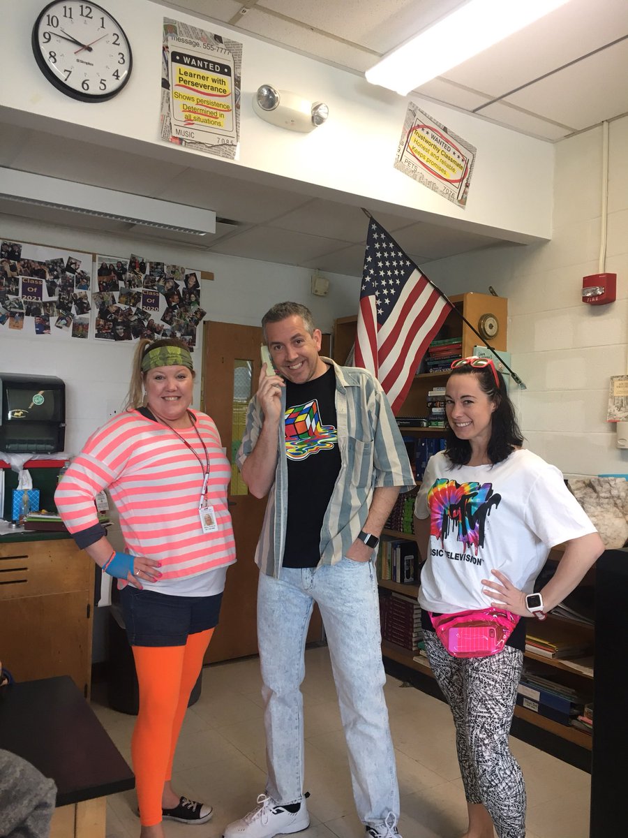 JessCorwin08's tweet photo. #BSMS 6th grade teachers loved decades day!! @BSMS_Scotties https://t.co/VTt7yylxHH