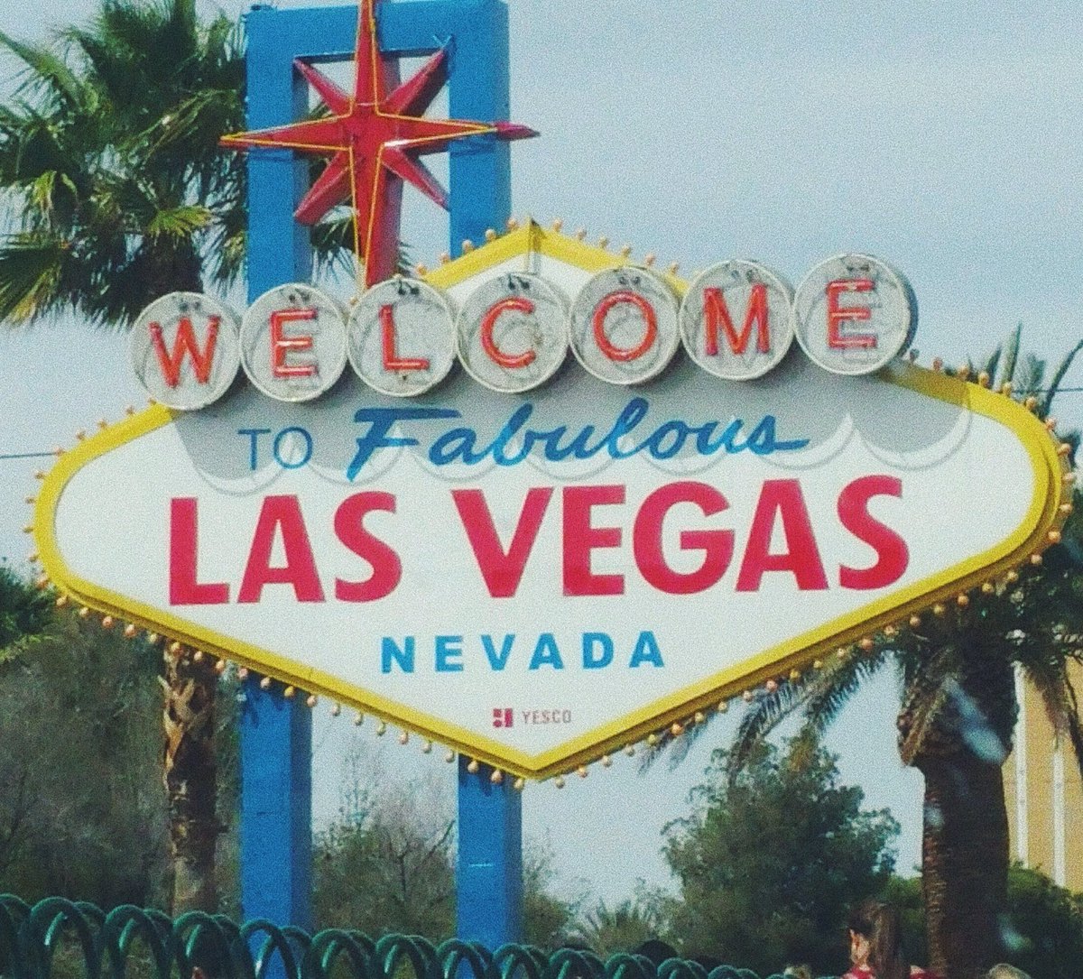erica_anne_'s tweet photo. Till next time Las Vegas #lasvegasstrip #LasVegasNevada #lasvegas #travel #adventuretravel #photography #rocks #mandm https://t.co/YRfW2Cbarr