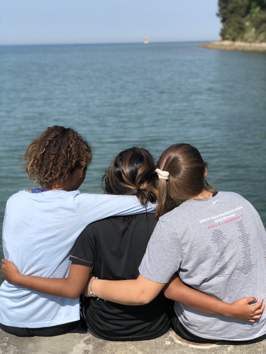 alia_keepy's tweet photo. exploring the world with my best friends #blessed https://t.co/hX4RrjNiyt
