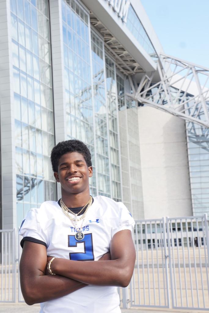 DeionSanders's tweet image. @ShedeurSanders @TCCHFootball #NFLDraft #StateChampions #2reasons #TRUTH