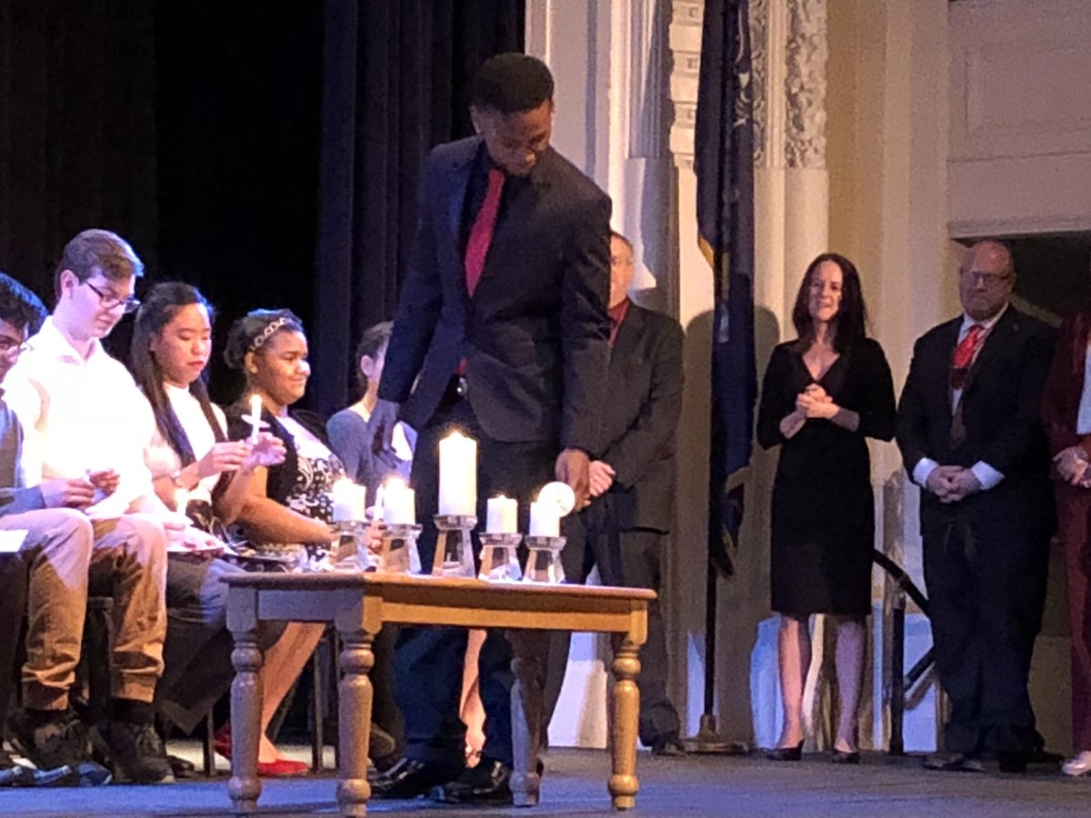 DrToniaThompson's tweet photo. @BinghamtonCSD Congratulations to the 51 new members of BHS National Honor Society #BPatriotProud https://t.co/0YDitYZRWj
