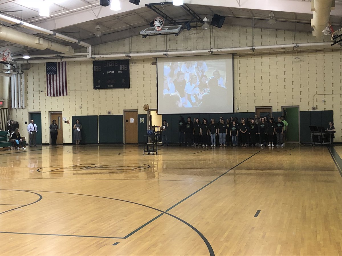 apexmsjrbeta's tweet photo. Beta Club &amp; SGA members welcoming our future Cougars to campus! We can’t wait until they join us at the Peak of Great Learning! @AMS_SGA @apexmscougars #peakofgreatlearning https://t.co/ldmB4TJ6zM