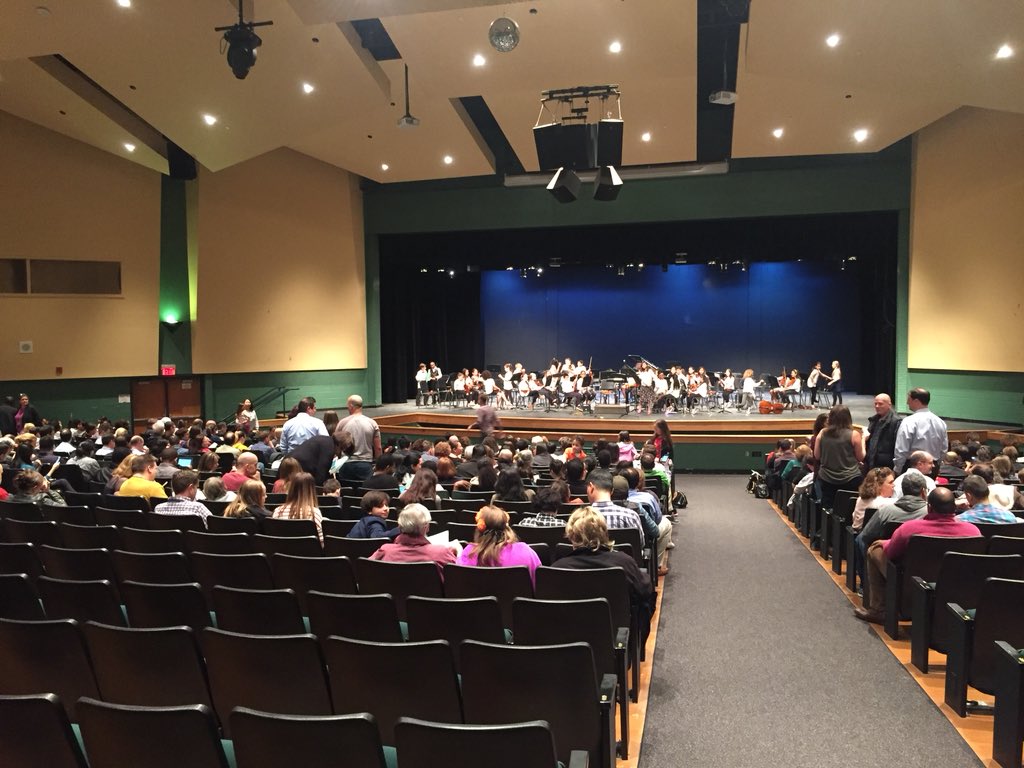 🎼 Nothing says spring quite like the sound of an auditorium filled with the harmony of strings being plucked, trombones warming up and students giddy with the excitement of taking the actual stage! Thank you Mr. Kepler for what will be a fantastic concert! <a href="/TQStarPTA/">AshburtonPTA</a> 🎶 #tqtweet