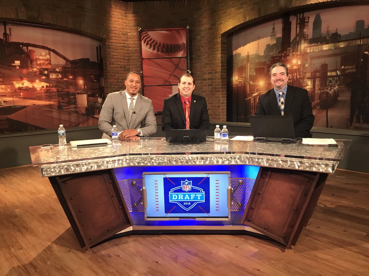 denisep's tweet photo. Watch our LIVE NFL Draft show at 7:35 p.m. at https://t.co/uugKK5jfPI and the WKYC Facebook page. Join @dinocleveland @MattFlorjancic @stevesanders365 for our pick-by-pick analysis. https://t.co/MVRAVKXnpx #browns #nfldraft #nfl #3browns #NFLDraft2018 https://t.co/INtQQKdTGX
