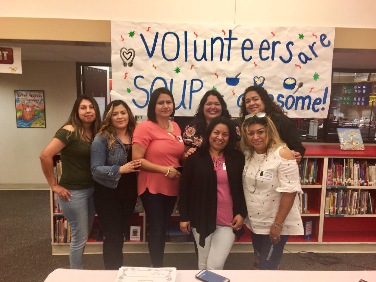 bcecougars's tweet photo. THANK YOU BCE Volunteers for all you do for us at BCE!!! CONGRATS to Mrs. Grace Carringer, BCE 2018 Volunteer of the Year! 🐾❤️🙌🏽 @bcecougars #katyisd #BeTheLegacy #bearcreekvolunteersaresouper! https://t.co/bDKFwDbWUd