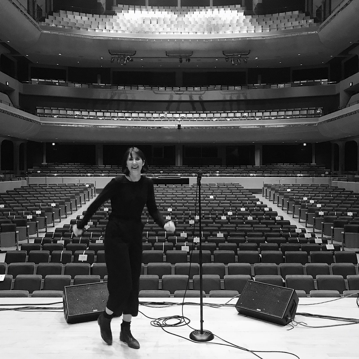 EllenDoty's tweet photo. Tonight, Iโm opening for the incredible @lisafischersing at @yycARTS โค๏ธ. See you there? Itโs going to be magical โจ#yycmusic #jacksinger https://t.co/3Hk6OkOoU0