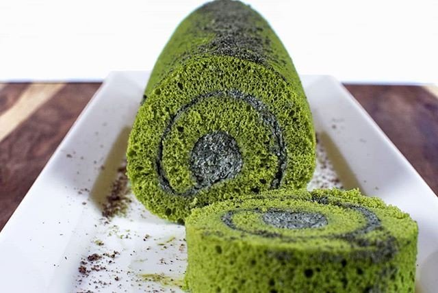 hello_matcha's tweet photo. That matcha black sesame roll cake. Outstanding!
.
📷 @mariozeats .
Indulge in your own Premium Matcha today. Visit link in our bio to learn more! 🍵 🙏
.
.
.
.
#hellomatcha #matcha #抹茶 #zen #tea #teatime #healthyliving #superfood #instafood #foodst… https://t.co/ncYFas140R https://t.co/dglHkl1PP0