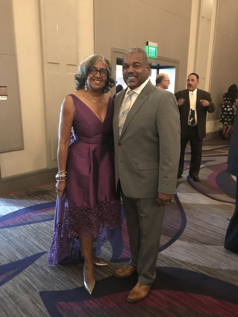 73Puma's tweet photo. It was a great evening of incredible friends, good food, and music by Regina Belle. I congratulate the Greater Sacramento Urban League on 50 years of serving the Sacramento region. https://t.co/SYUpwSwKoZ