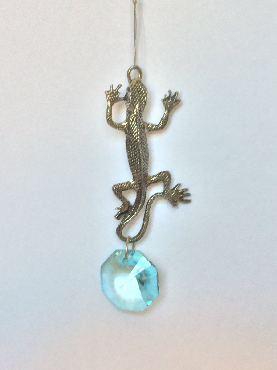 PewterMagic's tweet photo. #SunSprite #Swarovski #Crystals ##Rainbow #Prism #UniqueGifts #Timeless #Trending #Home #Decor https://t.co/eiILo2Epi7