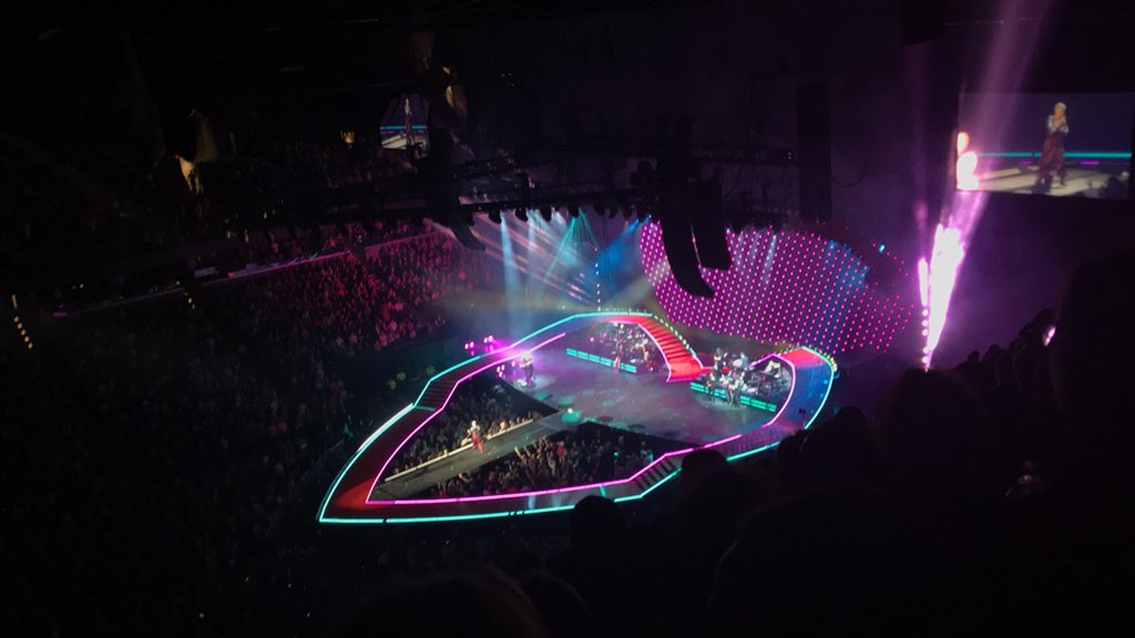 roarringtwenty's tweet image. you're an outstanding preformer, and i thank you for what all you've done for your fans, and this world. ❤️