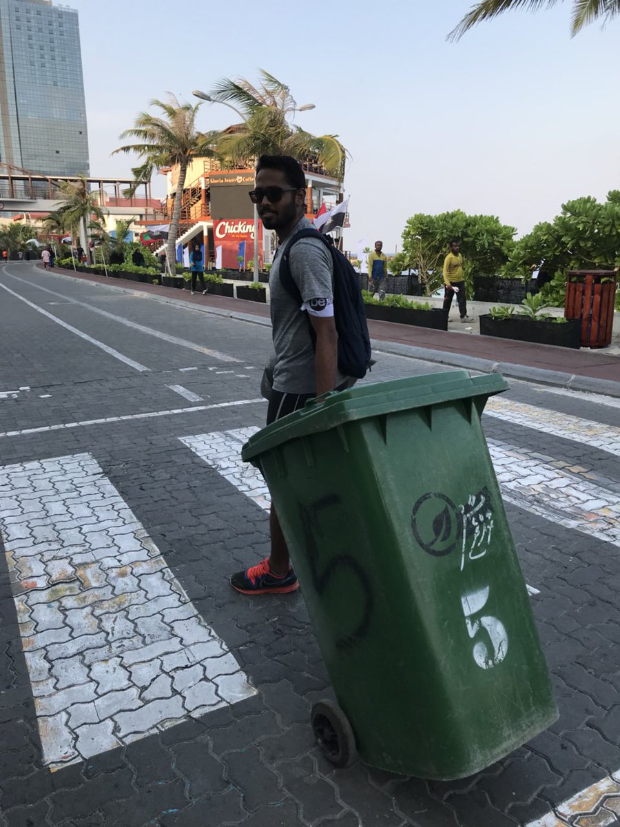 engineersmv's tweet photo. #BeSaafu #Beinitiative cleaning event organized Architects and Engineers of Maldives. https://t.co/QhicSeCyiL