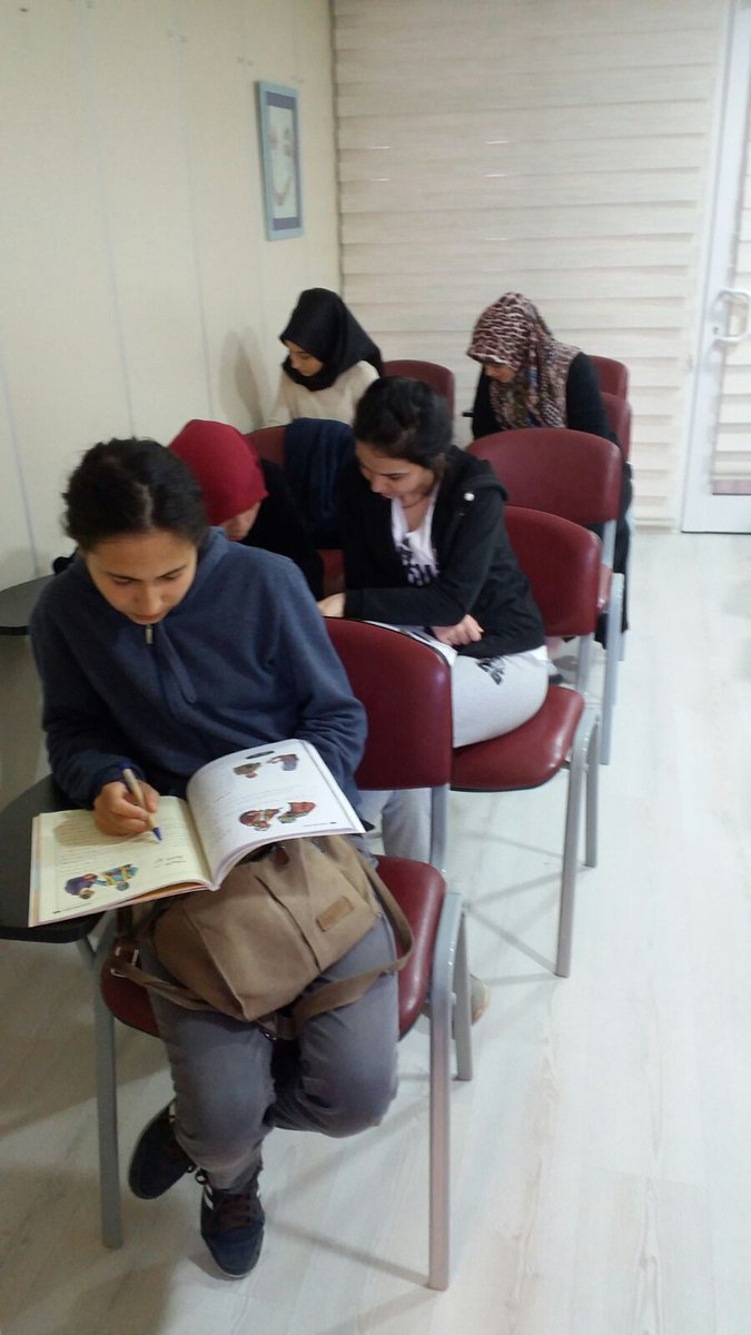 KocaeliKYGM's tweet photo. Samiha Ayverdi Yurdu öğrencileri Osmanlıca Yarışmasına hazırlanıyor. https://t.co/U2B8jmQaJB