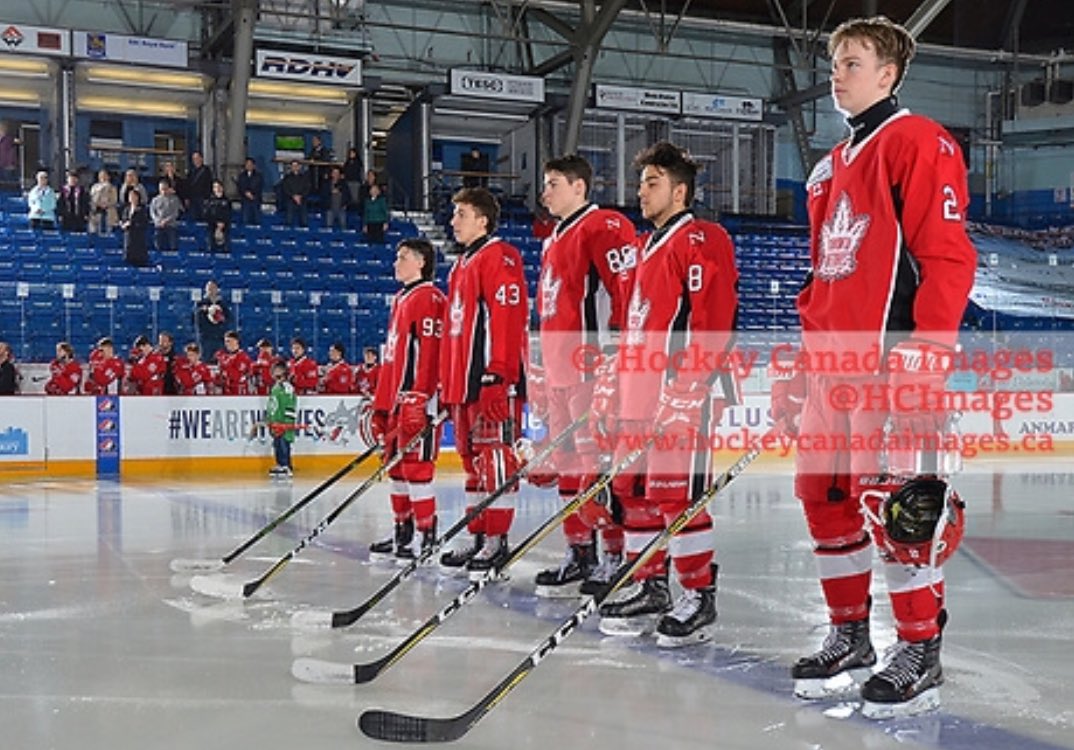 amaral_tyler8's tweet photo. 🇨🇦🍁🇨🇦 #teluscup https://t.co/81NliDUcKJ