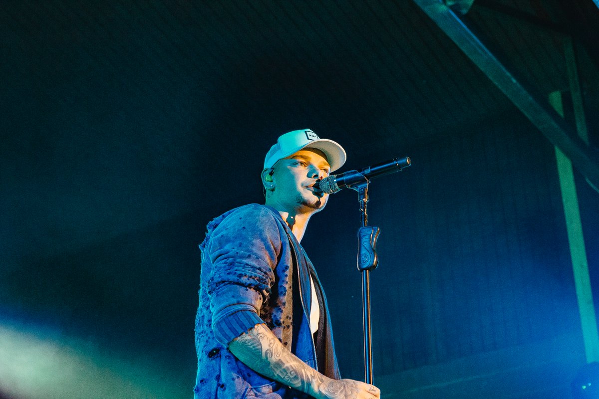 BaileyFlores's tweet photo. Kane brown Night 1 at @DosOdessaTX #KaneBrown #dosamigos https://t.co/ZeUCVmicyh