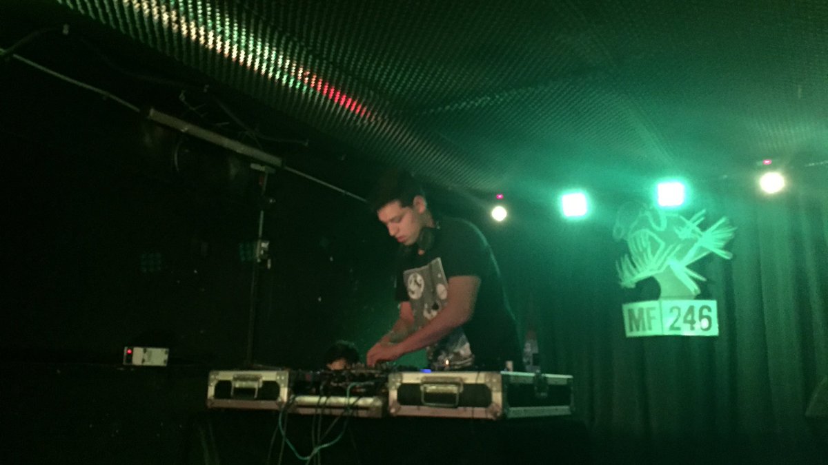 DistritoLive's tweet image. ¡La última y nos vamos! 💛 #MexSomeNoise