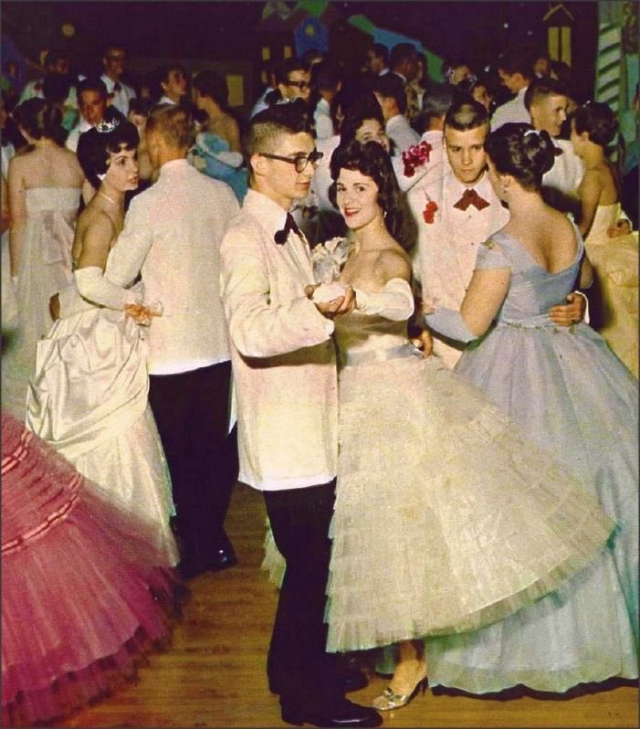 thepeonprincess's tweet photo. photo from the NoKo-SoKo buddies dance.
thanks, @POTUS for making this night possible. 🇺🇸❤️🇺🇸
#happypostinghour #KAG https://t.co/p9f2pQjkSx