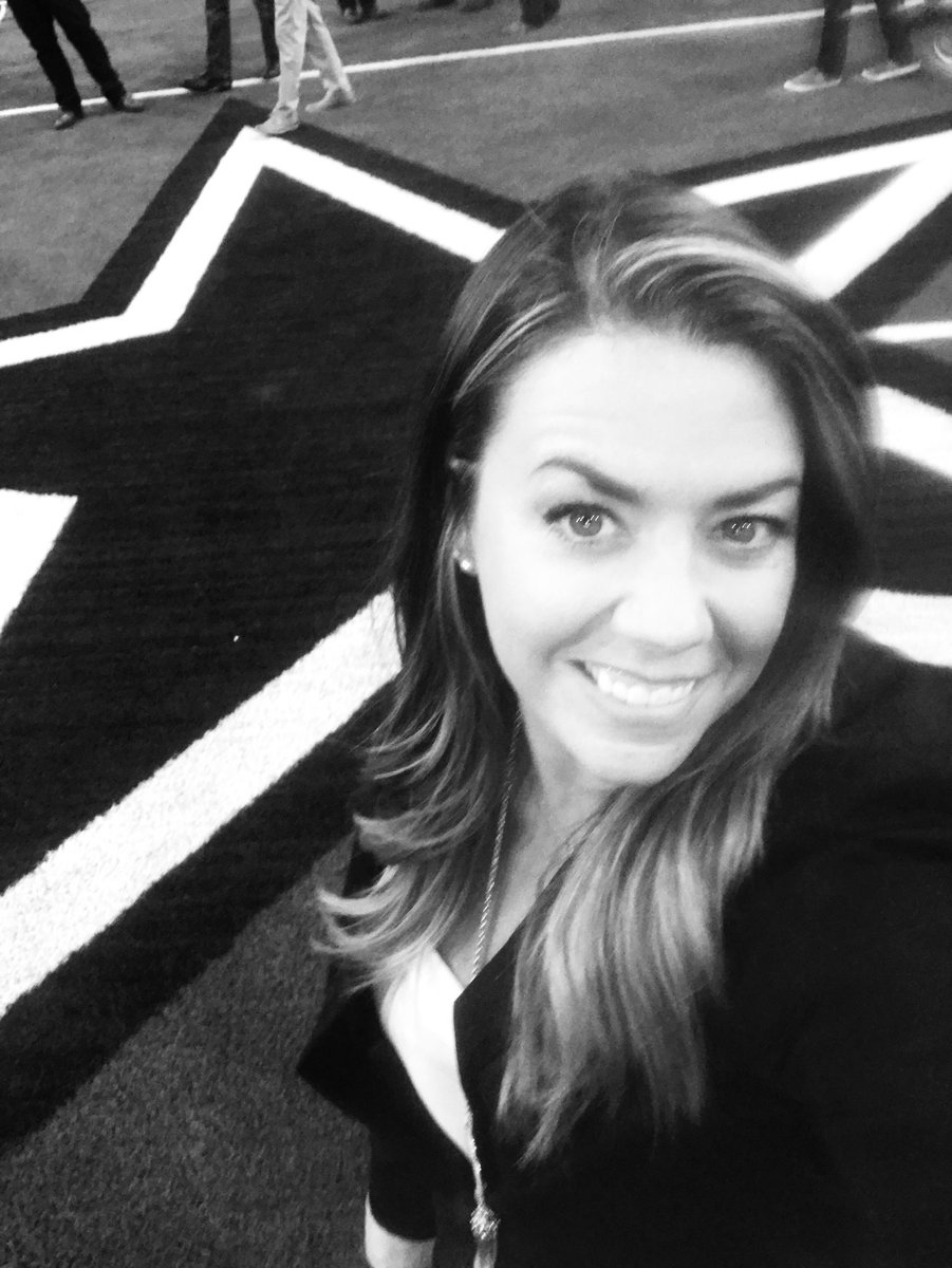 CaraLiebman's tweet photo. Dallas stadium NFL draft. #gosports 🏈😎❤️🙌 #DOsummit #chilislove #bestlife #myjobrocks 🌶 https://t.co/QvtXp9Nuca