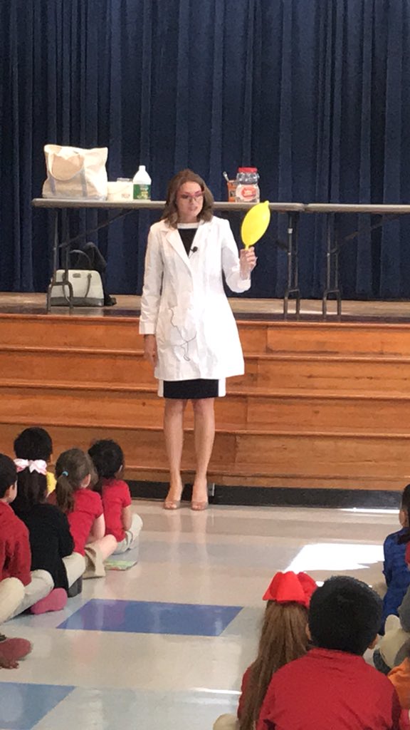 brodserrano's tweet photo. Had a fantastic presentation by #KPRC2 #brittamerwin @KPRC2Britta! Can’t wait to have you back! Loved your “science experiment”!! #teamsutton @AdrienneToller2 @ptrujill1 @educatorsimpact @MHill_HISD #threemusketeers https://t.co/5cdALfkiF5