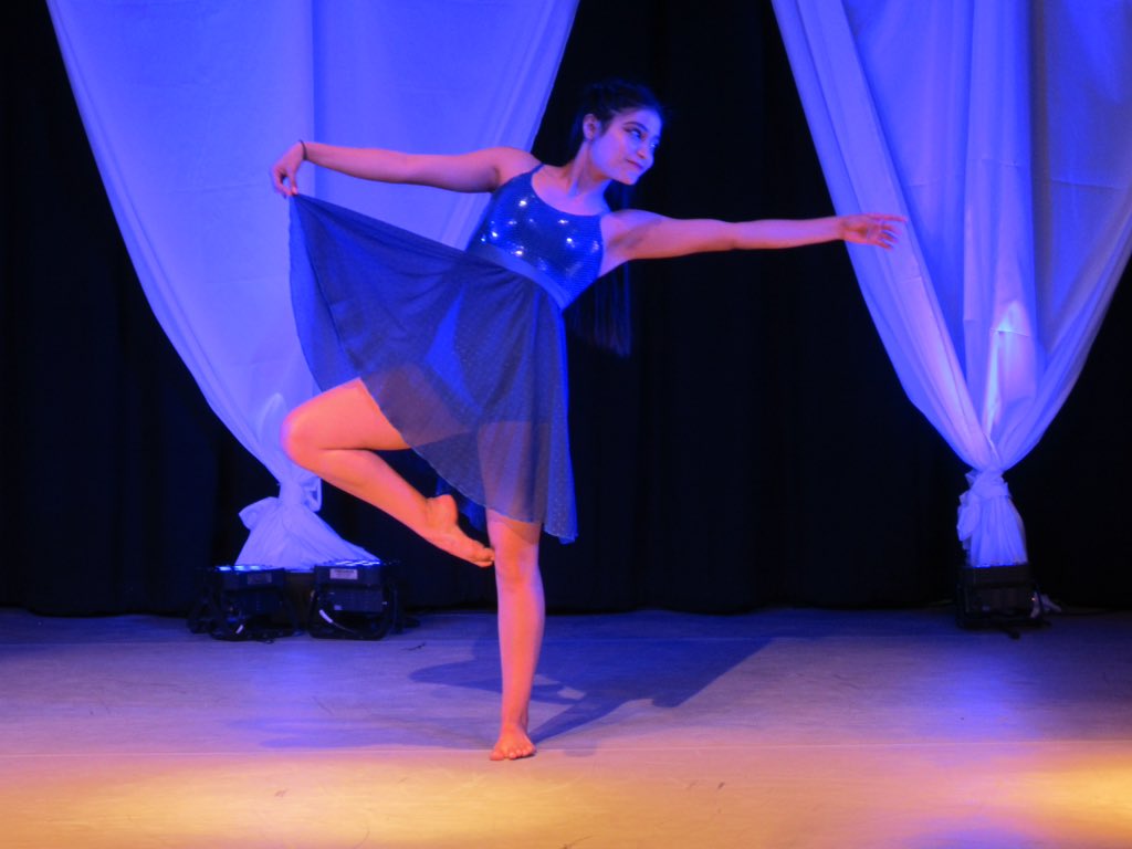 Advanced Dancers look fantastic w/ our new stage/light designed Mrs. Rubio-Soto and Cristian Martinez! #nlmusd #NHSdance