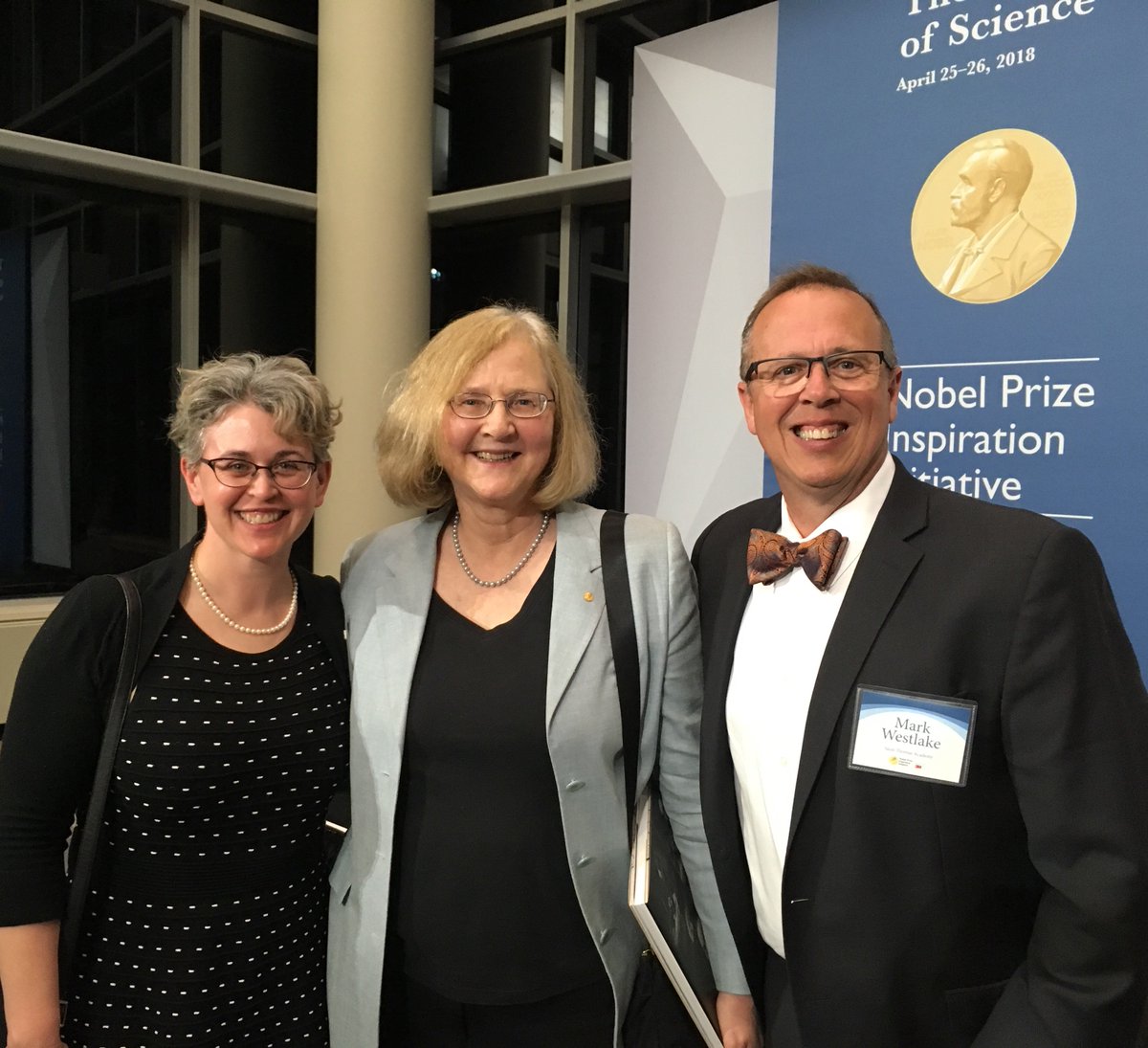MadameSTEM's tweet photo. Merci @NobelPrizeii #NPII for the inspiring talk with 3 Nobel Laureates & @3M for being a champion of science! @jseth2 "Science is omnipresent" @StationCDRKelly "Inspiration is required" @JimKakalios "Science is not knowing the right answers it's about asking the right questions" https://t.co/2TsGh2vep5